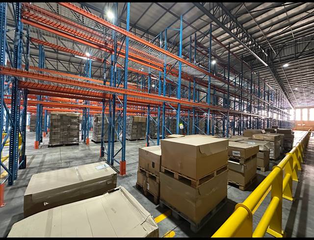 14,590M² WAREHOUSE TO LET IN NORTH RIDING